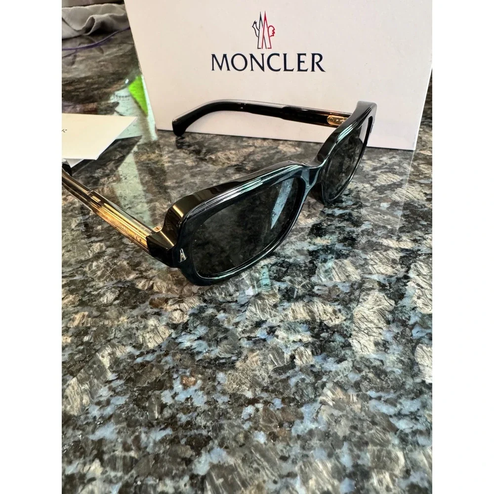 Moncler‎ Suntrap ML6008 Sunglasses Black Grey Rectangular Made in Italy ML 6008